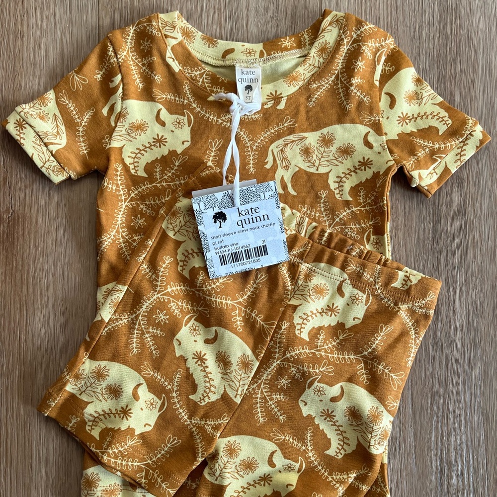 Kate Quinn Kids Pajama Set Buffalo Vine pattern 3T NWT